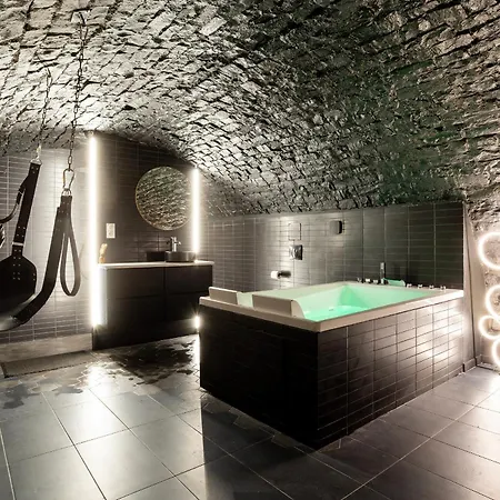 - To The Moon And Back Apartment Douai
