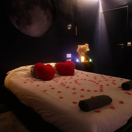 Apartment - To The Moon And Back *